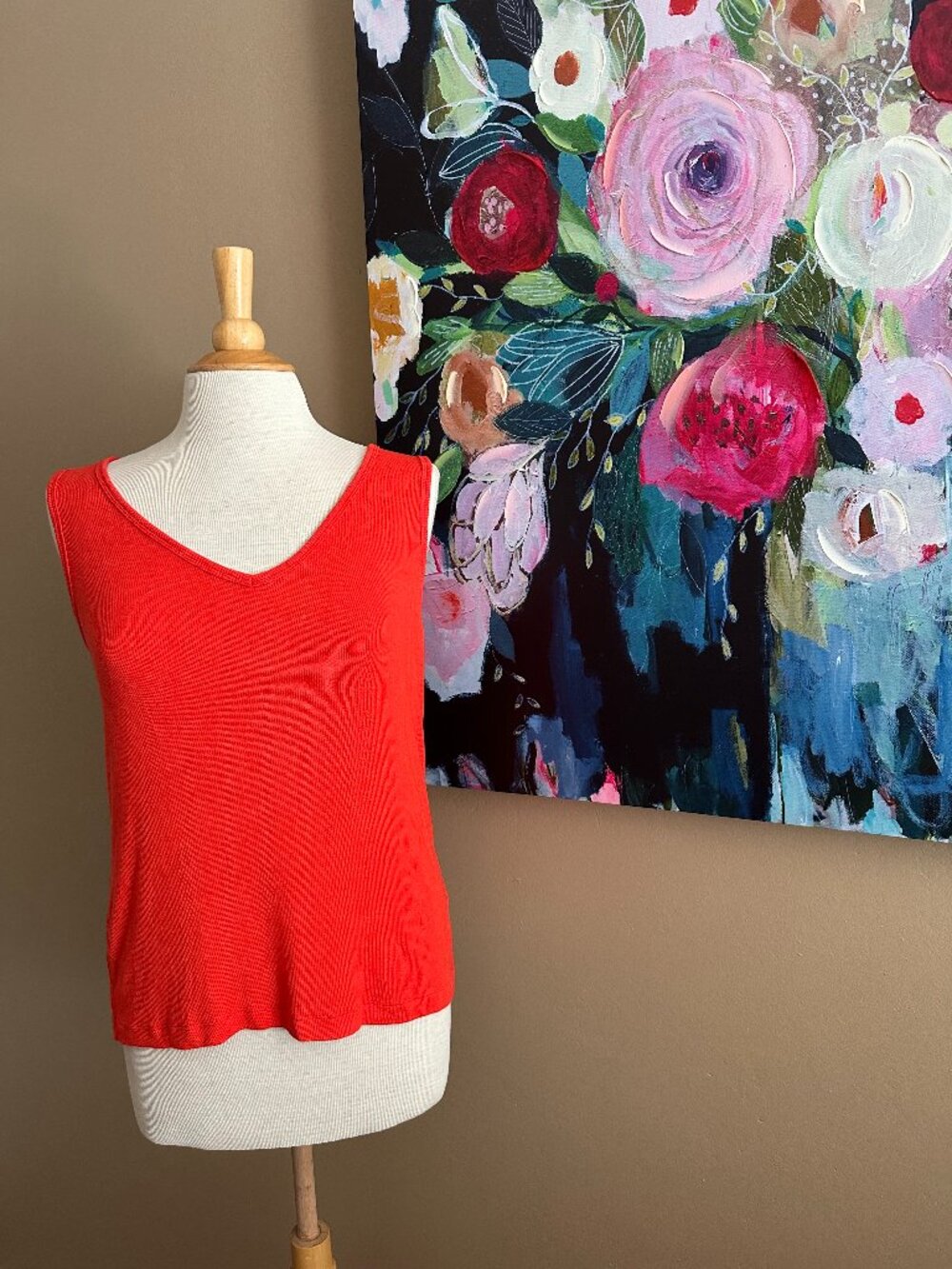 Cabi Ribbed Bright Coral V-Neck Tank Top Medium Stretch Basic